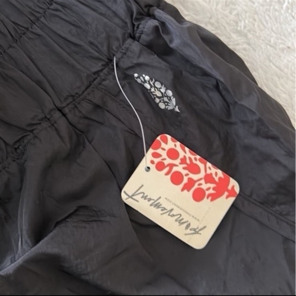 (NWT) FP Movement Women's The Way Home Shorts in Black, Small - Picture 11 of 11